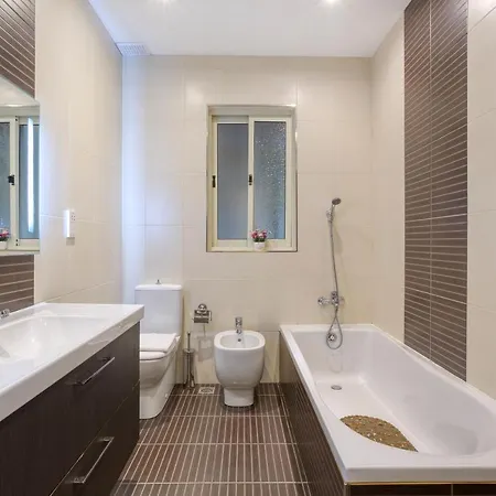 Seafront In - Perfect For Relaxation By 360 Estates * סליאמה